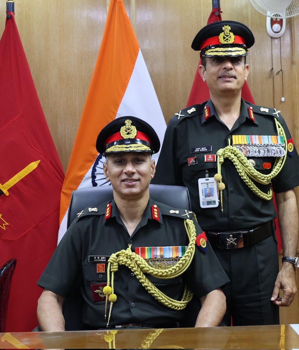 adgpi's tweet photo. Lieutenant General AK Pundir, SM, VSM assumed the appointment of Director General #DG of Infantry, today.

On the occasion, he laid a wreath at the National War Memorial, paying homage to the #Bravehearts who made the Supreme Sacrifice in the service of the Nation.

@DefenceMinIndia
@SpokespersonMoD