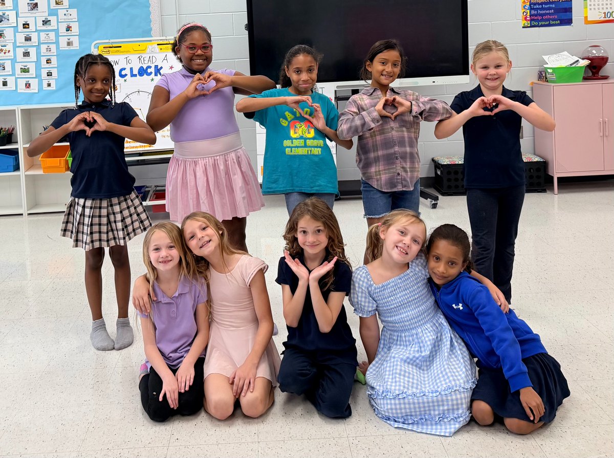 KemKids's tweet photo. Summer friendships start on the dance floor 👯‍♀️☀️💖 #KemKids #Dance https://t.co/Lo487PgGS4