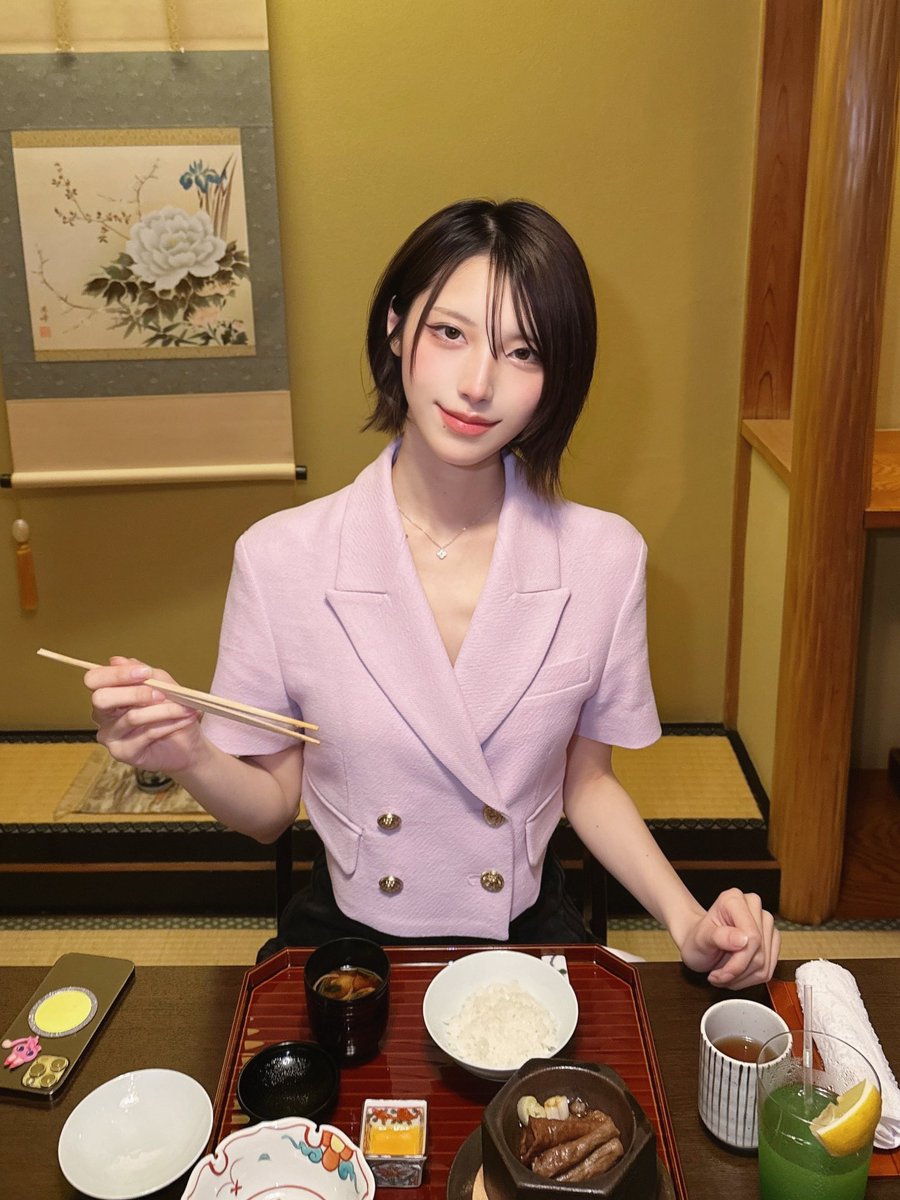 A_d185a's tweet photo. 🎂だった！あと数時間
親の撮る写真って風情()あっていいよね🤣 https://t.co/0aphyJsXAY