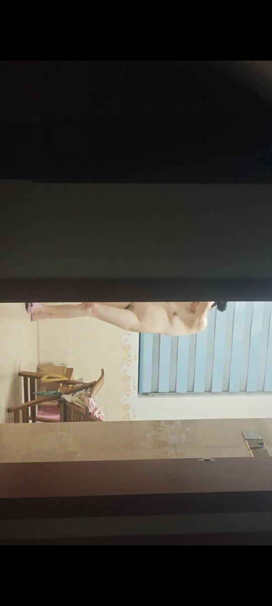 StaceySapi7614's tweet photo. 找到个好机位，拍到了骚妈裸体
#偷拍 #骚妈 #出卖 #妈妈 #绿母  #裸体 https://t.co/cM0YrAipku