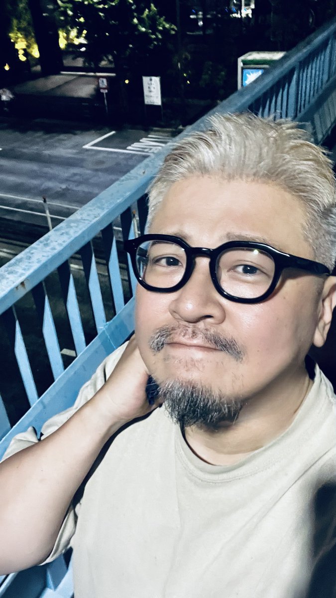 ao_sakurai's tweet photo. おじさんは髪を切った💈✂️

夏なんです🌃 https://t.co/9t5ryp4TpQ
