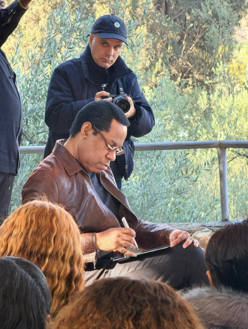 AFG_0007's tweet photo. In a world where there are many voices and different doctrines, I choose to FOLLOW the Man of God Pastor CHRIS ✨ 

YOU'VE Changed my life SIR 🤍 https://t.co/82Zt2cvCp4
