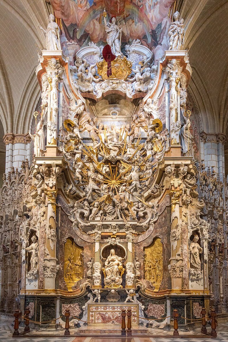 CharmOfCulture's tweet photo. The Spanish know a thing or two about making beautiful altars 🇪🇸 https://t.co/0Rm84RSQA1