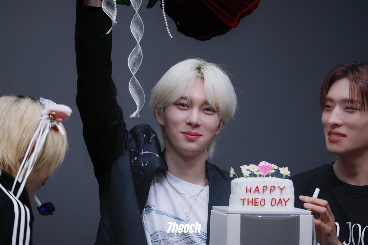 7heoch's tweet photo. 250701 테오야 생일 축하해요!!🎂 #테오 https://t.co/JNkD825AHn