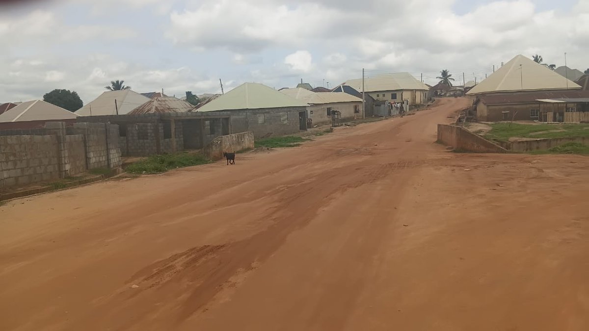 TrackaNG's tweet photo. In Aug 2025, N161.8m was paid to ADEPT CONSTRUCTION AND CIVIL ENGINEERING LTD for the Completion of Phase II Construction of Roads, Culverts and Drains at Haz Iwendi Roads, Kuje FCT. 

We tracked and report that since this road was graded in 2025, there has been no progress.

We call on @fmhud_ng, the implementing agency to provide the public with details of this project and call the contractor back to site to complete this project.