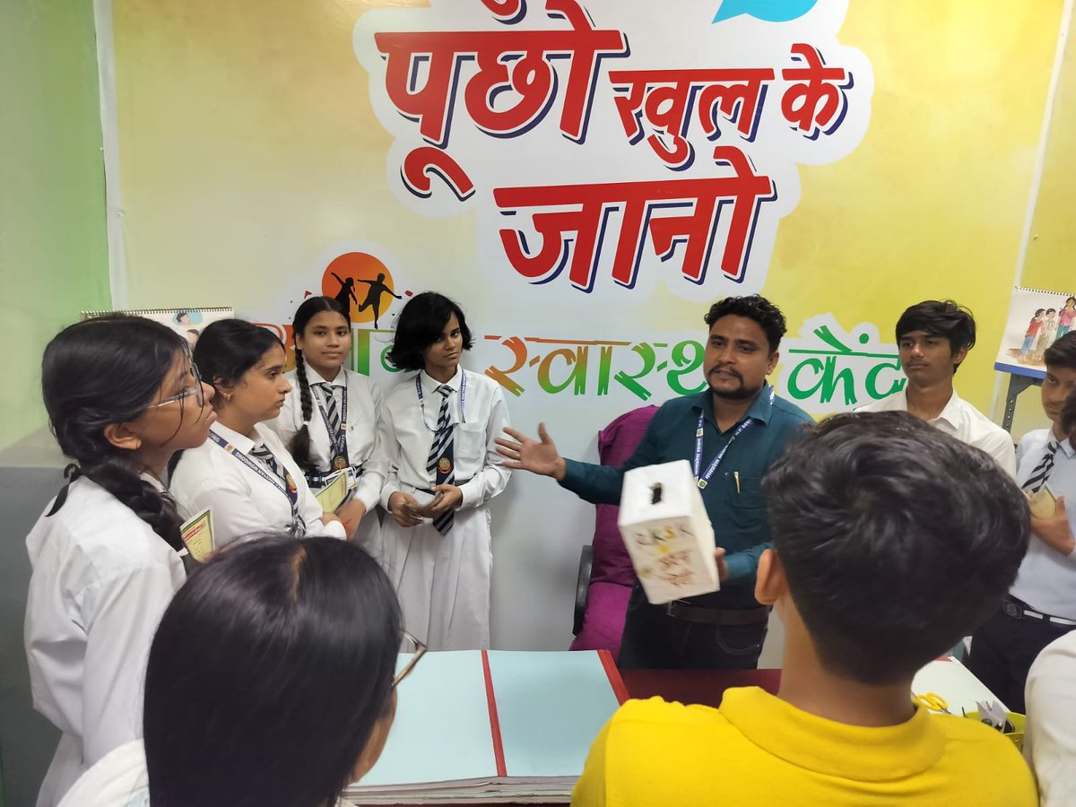 RKSKNHMMP's tweet photo. On #DoctorsDay, an educational visit was organized at Umang Health Center, Naugaon, for students of B.S. Public & Career Public School. 🏫🩺
Students learned about free & confidential adolescent health services, mental health, nutrition, and menstrual hygiene. 💙
#AFHC #nhmmp https://t.co/xRyi5MKR24