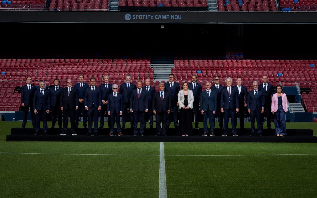 FCBarcelona's tweet photo. FC Barcelona Board of Directors https://t.co/6ByENgFqLS