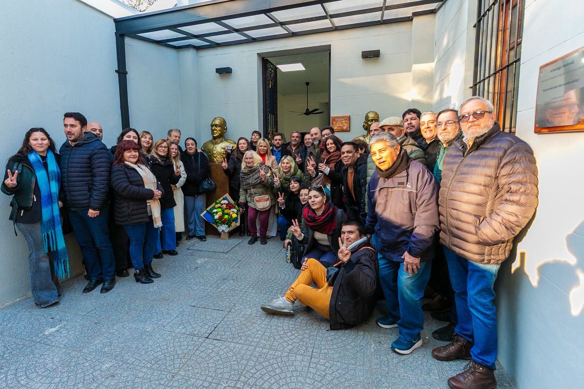 JuanoFabiani's tweet photo. La mejor forma de honrar a Perón es seguir trabajando como lo venimos haciendo.

En un nuevo aniversario de su paso a la inmortalidad, junto a las y los compañeros del PJ Almirante Brown rendimos homenaje al fundador de nuestro movimiento. https://t.co/lPfH5R5T5p