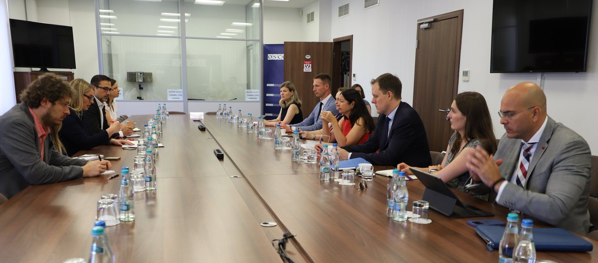 OSCEMoldova's tweet photo. 3/3🗣️Acting Head of Mission highlighted significance of interaction b/wn partners in settlement process, incl. OSCE &amp; European Union. “These days, in an increasingly complex security environment, it is more important than ever for us to work closely together”, stressed Hartmann. https://t.co/GruRzGXRlF