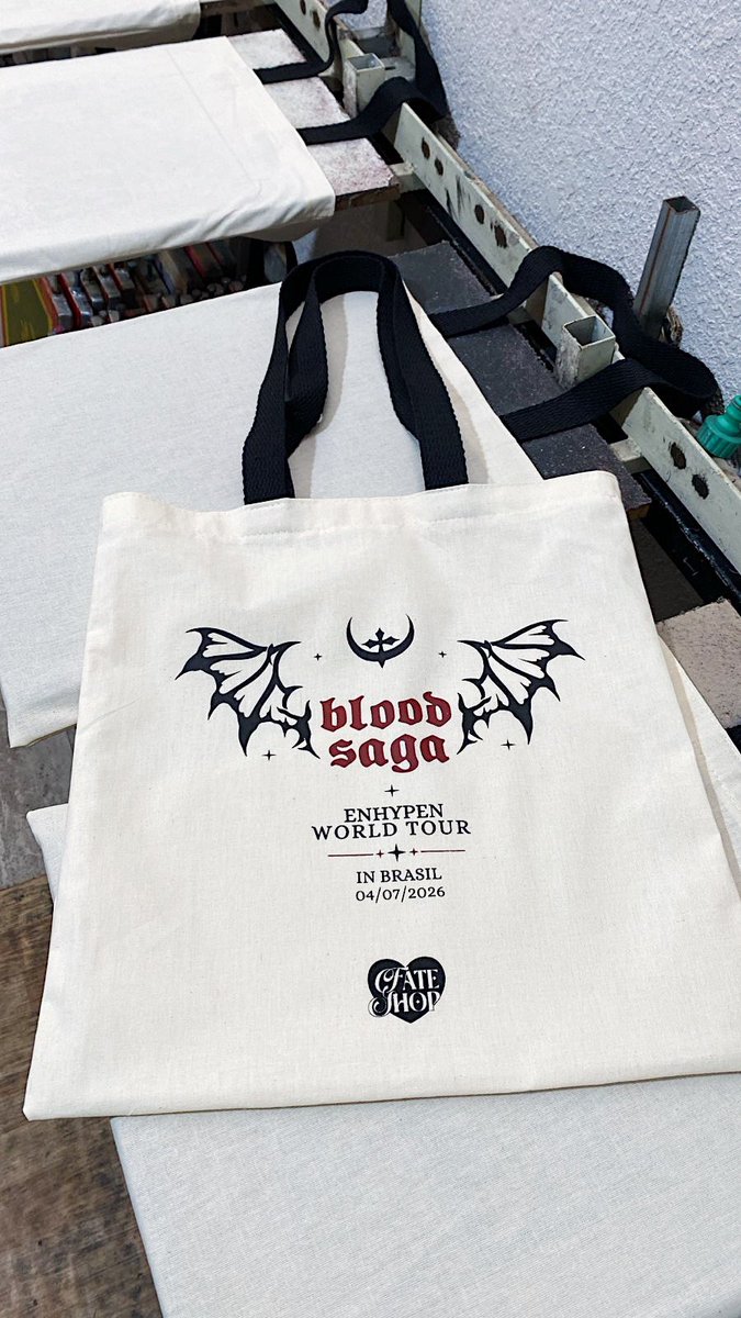 eunwonjay's tweet photo. Gente vocês querem que eu leve alguns produtos da @fateshop_ pra vender na fila ??? https://t.co/zWu2u1z7Sf