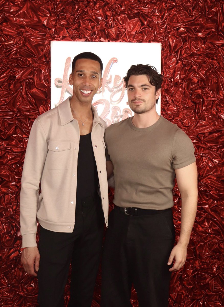 ajpacker86's tweet photo. 👠 @kinkyboots_uk • Gala Night • @LondonColiseum • 29/3/2026 👠
A fabulous evening celebrating with some of my favourite people 🥰
#MadeAtCurve #KinkyBoots https://t.co/mTLlKpVGKv