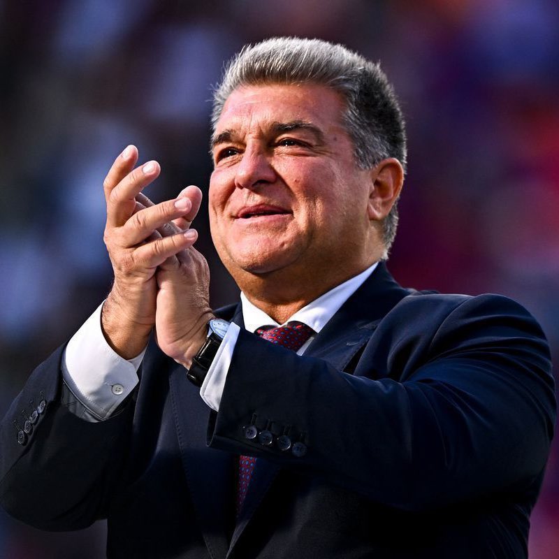 VictorTouchline's tweet photo. 🚨🔵🔴 Joan Laporta on Atlético Madrid & Julián Álvarez:

“We have a lot of respect for Atlético Madrid. The tweets came before Julián spoke about his dream of playing for a big club, but he never mentioned Barcelona specifically. We did NOT force anything.”

“The player was on our radar even before his move to Manchester City. What we did was a club-to-club offer. I see no logic in the actions they are taking now.”

“This is not the first time we’ve done business with Atlético, but perhaps this one is more sensitive. We are making a big effort, and some people want to create controversy.” ⏳