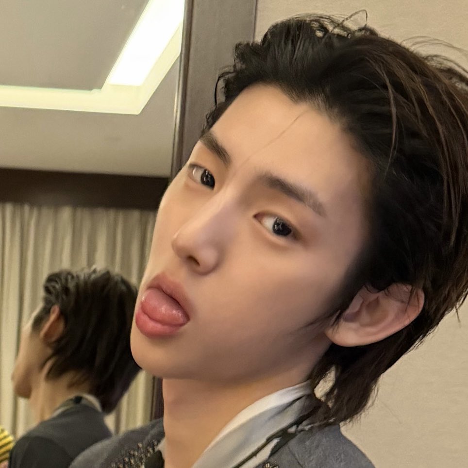 juhoontwt's tweet photo. bleep jju :p https://t.co/E6Op12Msr3