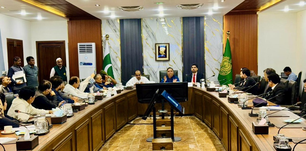 Mahezz's tweet photo. Honoured to attend the Senate Minority Caucus meeting in Karachi as a Special Invitee, chaired by Convenor Danesh Kumar, alongside Anthony Naveed and MPA Anil Kumar Ratnani.

Raised the need for merit-based recruitment of minorities in Sindh Police and implementation of the 5% minority quota. The meeting was adjourned as Sindh Police was not adequately prepared.

#MaheshKumarHasija #MinorityRights #Sindh #SPD01