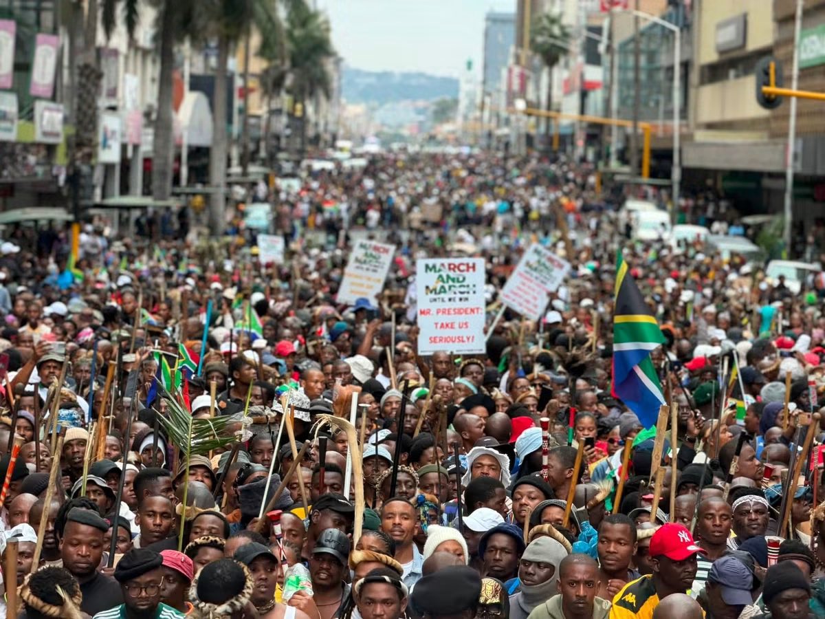 PunditryLab's tweet photo. South Africans are hated by other African countries cause they don't want illegal immigrants in their country. Yet the same Africans are not saying anything about Boko Haram? 

They see no wrong I guess🤷🏽‍♂️ I mean West Africans are known for selling each other https://t.co/j2OY9CMQiS
