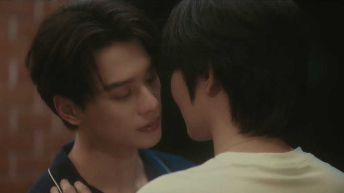 axviiixixix's tweet photo. สปอย ดั่งเดือนค้างฟ้า
.
.
.
.
.

“เราไม่ได้มองว่าการที่ผู้ชายรักผู้ชายเป็นเรื่องแปลก สุดท้ายรักก็คือรัก ขนาดศิลปะยังไม่มีผิดถูกเลย แล้วใครเป็นคนกำหนดว่าผู้ชายหอมแก้มผู้ชายเป็นเรื่องผิด” https://t.co/Z1euy2Fkf2