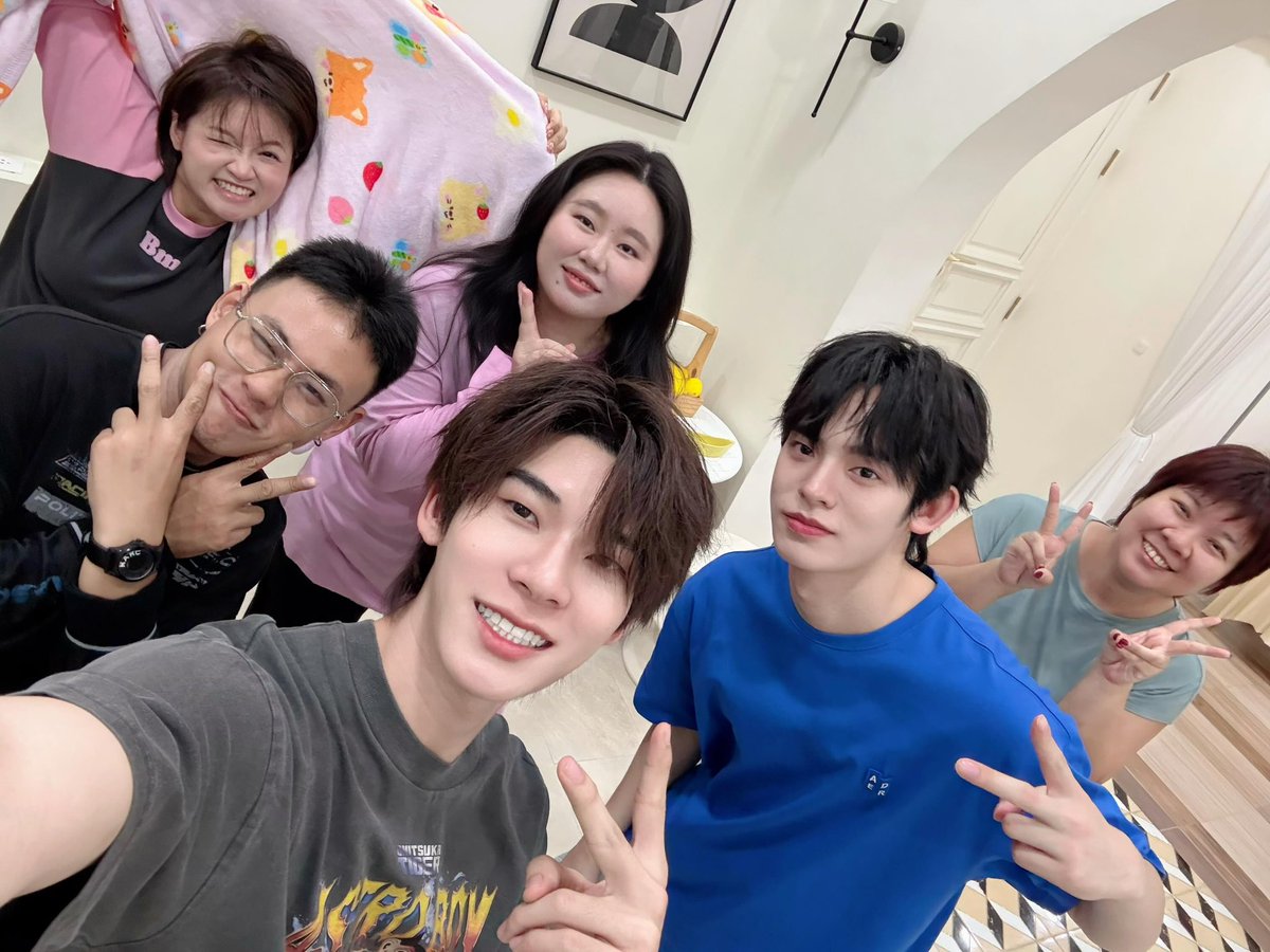 cerisense's tweet photo. they came back and still had something to do straight away 😭😭 https://t.co/wopL9juhRG