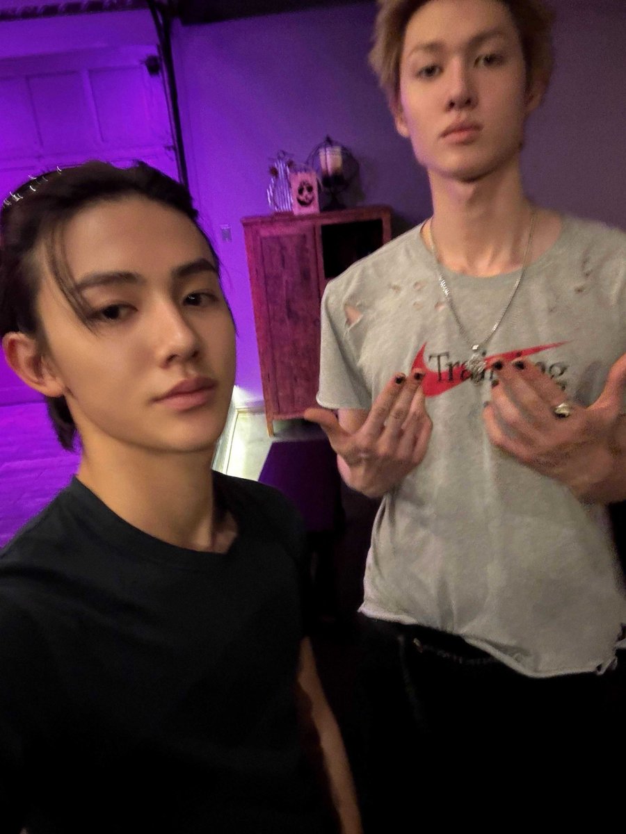 nullyeee's tweet photo. 성현이 이런 스타일링 너무 잘어울리고 좋음 https://t.co/SQJti4MzwG