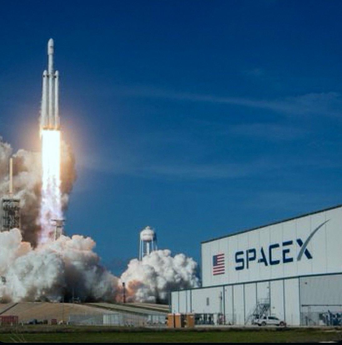 XqeLu's tweet photo. WedbushのアナリストDan Ivesが、SpaceX株（$SPCX）のカバレッジを開始したよ🚀目標株価は190ドルで、アウトパフォーム評価をつけてるみたい📈 https://t.co/5d2KvwFH82