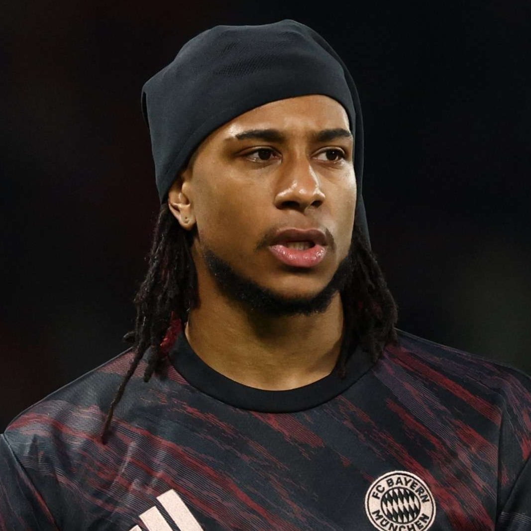 goalsside's tweet photo. 🚨🚨| BREAKING: Real Madrid is reportedly preparing a world-record €223 million (£192m/$255m) bid for Bayern Munich star Michael Olise. 

Club president Florentino Perez wants to secure the winger to headline a new generation of "Galacticos." If completed, the massive deal would shatter the current all-time transfer record held by Paris Saint-Germain.

{@goal}