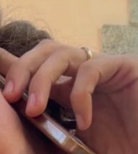 valentinardrguz's tweet photo. DE QUIÉN ES EL ANILLO QUE TIENE MARTA CHICAS ⁉️ #Mafin https://t.co/RLtLVo8yZj