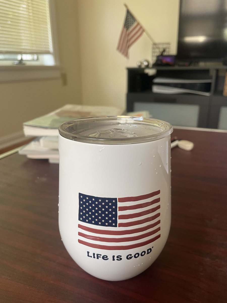 risamaru24's tweet photo. CVSで見つけて、可愛くて買ってしまった🇺🇸なんかすごくアメリカ推しみたいな笑 https://t.co/w8Pc7FqE8y
