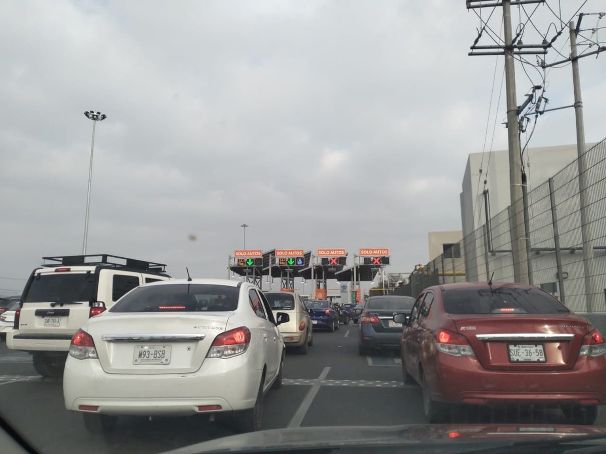 joluisgarcia's tweet photo. Se acabó el mundial en #NuevoLeón y regresa el cobro en la Autopista al Aeropuerto 😬
Considérenlo esta mañana https://t.co/wLbOdC6KmB