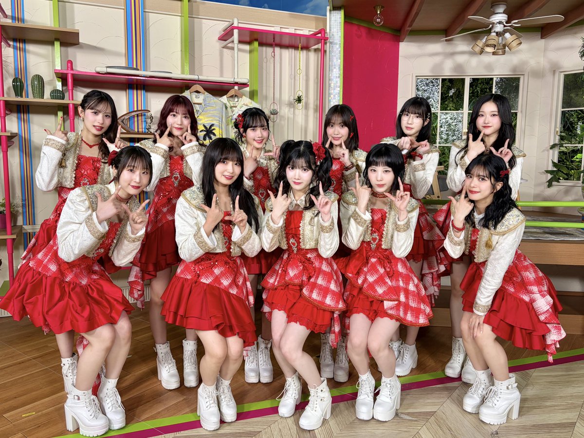 JuiceJuice_uf's tweet photo. ＼ 明日放送！／

フジテレビ「ノンストップ！」
【ノンストップ！タブロイド】
#FNS歌謡祭夏 の舞台裏インタビューで
Juice=Juiceが出演いたします🌟

ぜひご覧ください！

🗓️7/2(木)9時50分頃〜放送予定
※放送内容は変更になる可能性があります。
＠nonstop_fujitv 

#ノンストップ 
#郷ひろみ さん 
#juicejuice