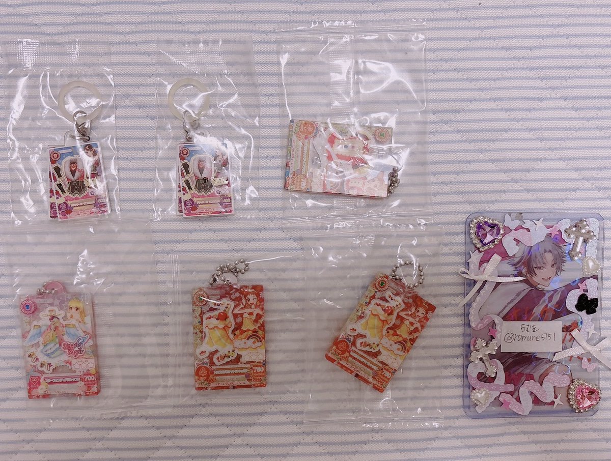 ramune5151's tweet photo. 【交換 譲渡】アイカツ だれでも アイドル活動 3めじるし アクセサリー チャーム アクリルチャーム ガチャガチャ 

求︎▶︎同異種ユリカ
または定価+送料

ユリカとの交換でなければいちごはおとめまたは蘭を2点含むお取引のみ

譲︎▶︎いちご おとめ 蘭

郵送希望ﾘﾄﾘﾝ必読 https://t.co/hzSDA4lnth