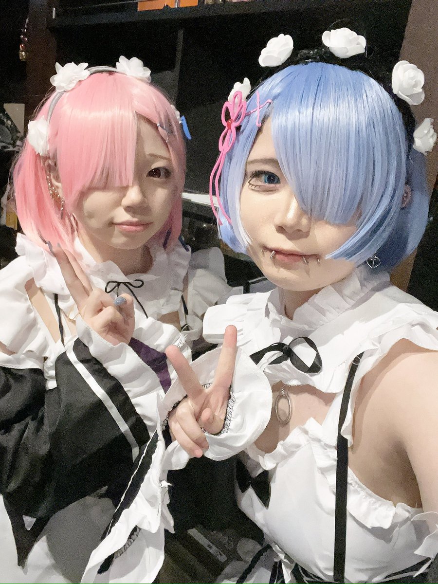Atom_ruka's tweet photo. レムとラム🩷🩵
しっかりメイドとして仕事しました
人生初のコスプレがレムとは想像もしてなかったなぁーすごく楽しかった！！！

次は初音ミクになりたいです https://t.co/igo7IeuFPZ