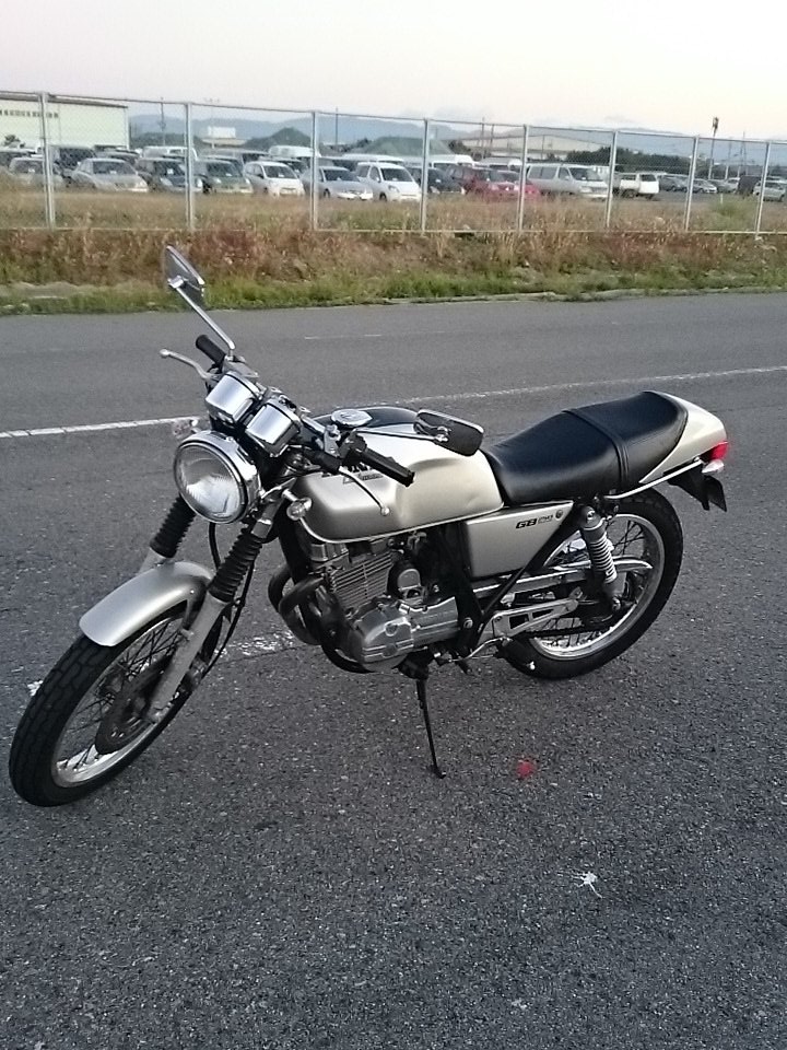 take_lj's tweet photo. #これを見た人はこれまで所有したメーカーと台数をカウントすること　
ホンダ 2(二輪:1 四輪:1)
ヤマハ 1 (二輪:1)
スズキ 3(二輪:3)

意外といろいろ乗ってるな(笑) https://t.co/V8HpFu0slm