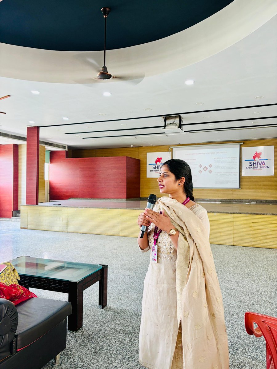 Shivashikshasa3's tweet photo. #Shivians #InterdisciplinaryLearning #ArtIntegratedLearning #InnovativeLessonPlanning #TeacherEmpowerment #ExperientialLearning https://t.co/siqGGMojEe