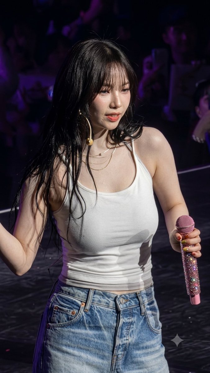 ohmygaeulfriend's tweet photo. Are white tank tops + jeans trousers combo the best outfit ever? https://t.co/O1DKRvTE3T