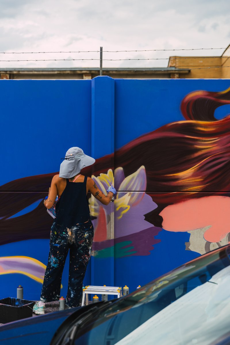PragueEU's tweet photo. 🎨 New open-air gallery in Prague!
In Vlastina St., Prague 6, a unique mural has launched. 🖼️ The length of 700 m (765 yd) makes it the longest Czech &amp; one of three Europe’s longest murals, after East Side Gallery in Berlin &amp; Blue Wall in Lisbon. 

👉🏼 https://t.co/XENM8vUVD8 https://t.co/JT96F2ay10