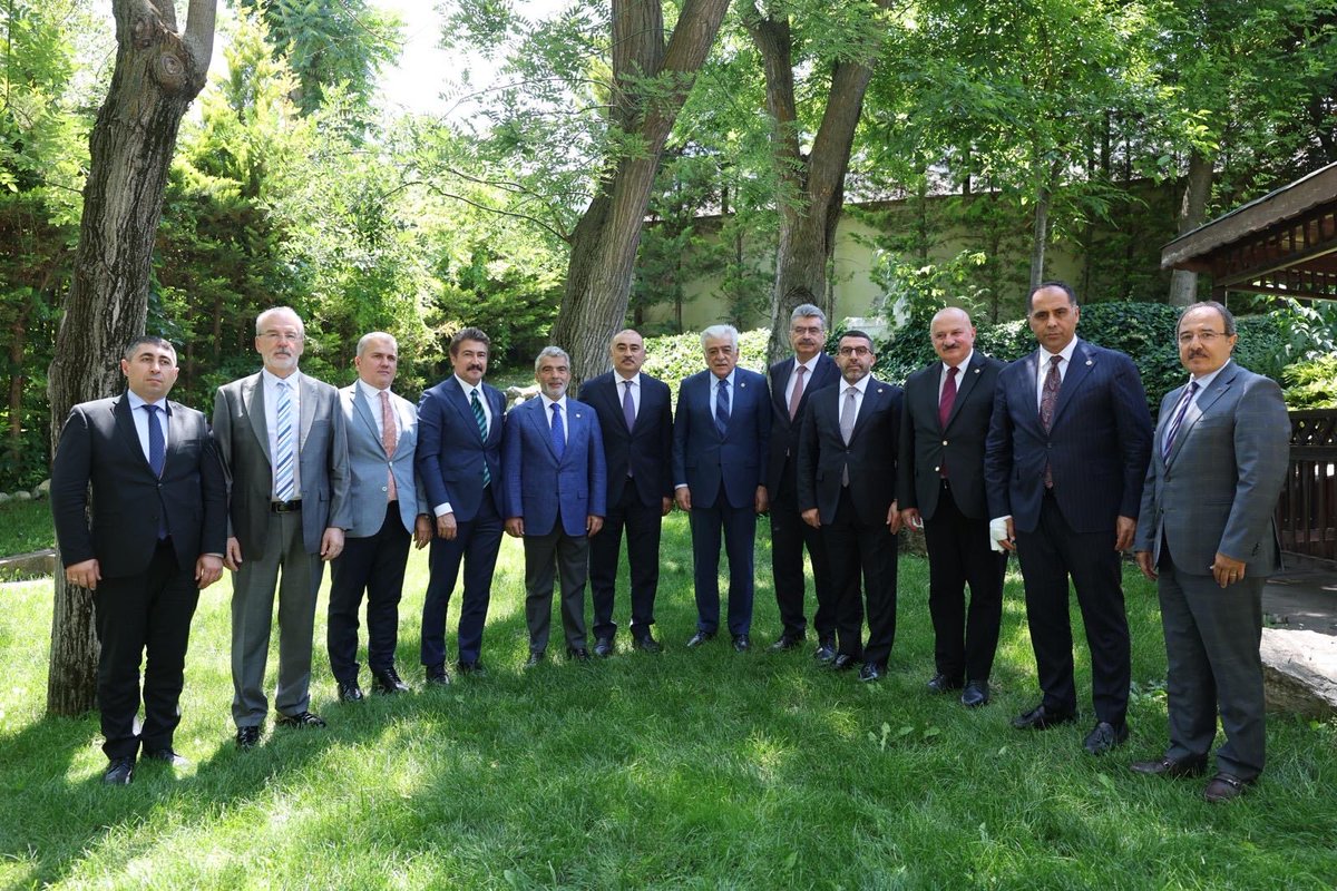 oerdem42's tweet photo. Azerbaycan’ın Türkiye Büyükelçisi Sayın Reşad Memmedov’un beş yıllık görev süresini tamamlaması dolayısıyla, milletvekili arkadaşlarımızla birlikte düzenlenen veda programında bir araya geldik.

Türkiye–Azerbaycan Parlamentolar Arası Dostluk Grubu olarak, Özbekistan’daki yeni görevinde Sayın Büyükelçimize üstün başarılar diliyor; ülkemizde görev yaptığı süre boyunca Türkiye ile Azerbaycan arasındaki sarsılmaz kardeşlik bağlarının daha da güçlenmesine sunduğu değerli katkılar için kendilerine teşekkür ediyoruz.