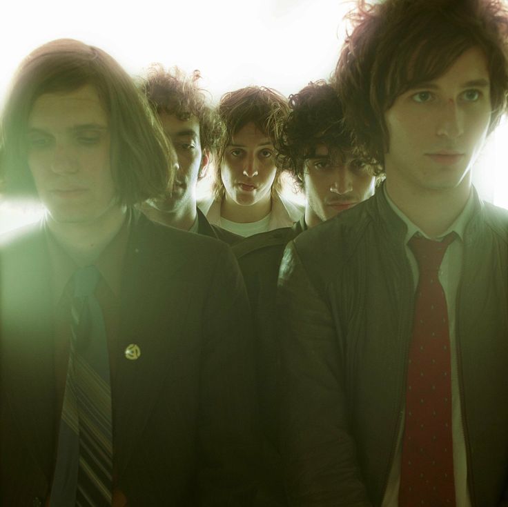 HansCasablancas's tweet photo. Julian Casablancas shows off his minions, February 2002 https://t.co/98mOWliLYP