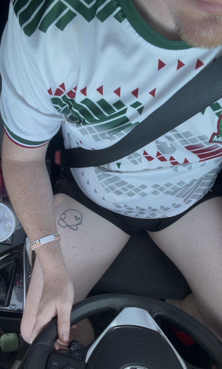 txboitoi's tweet photo. Full vid of my road trip fun is up on https://t.co/FavqyW7Fgo https://t.co/3ywPpAS07G