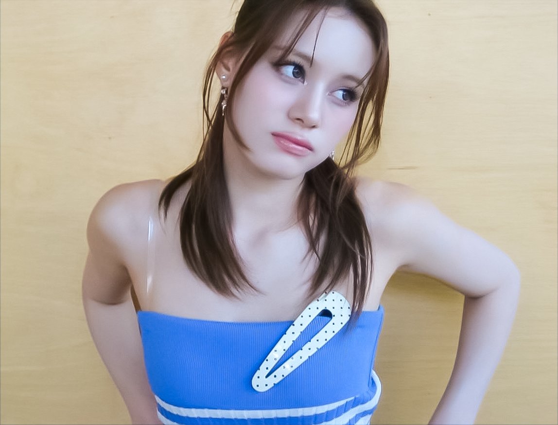 梅雨明けを感じさせる夏ビジュアル💙☀️ ニナはこうでなきゃね〜💙 #NINA
