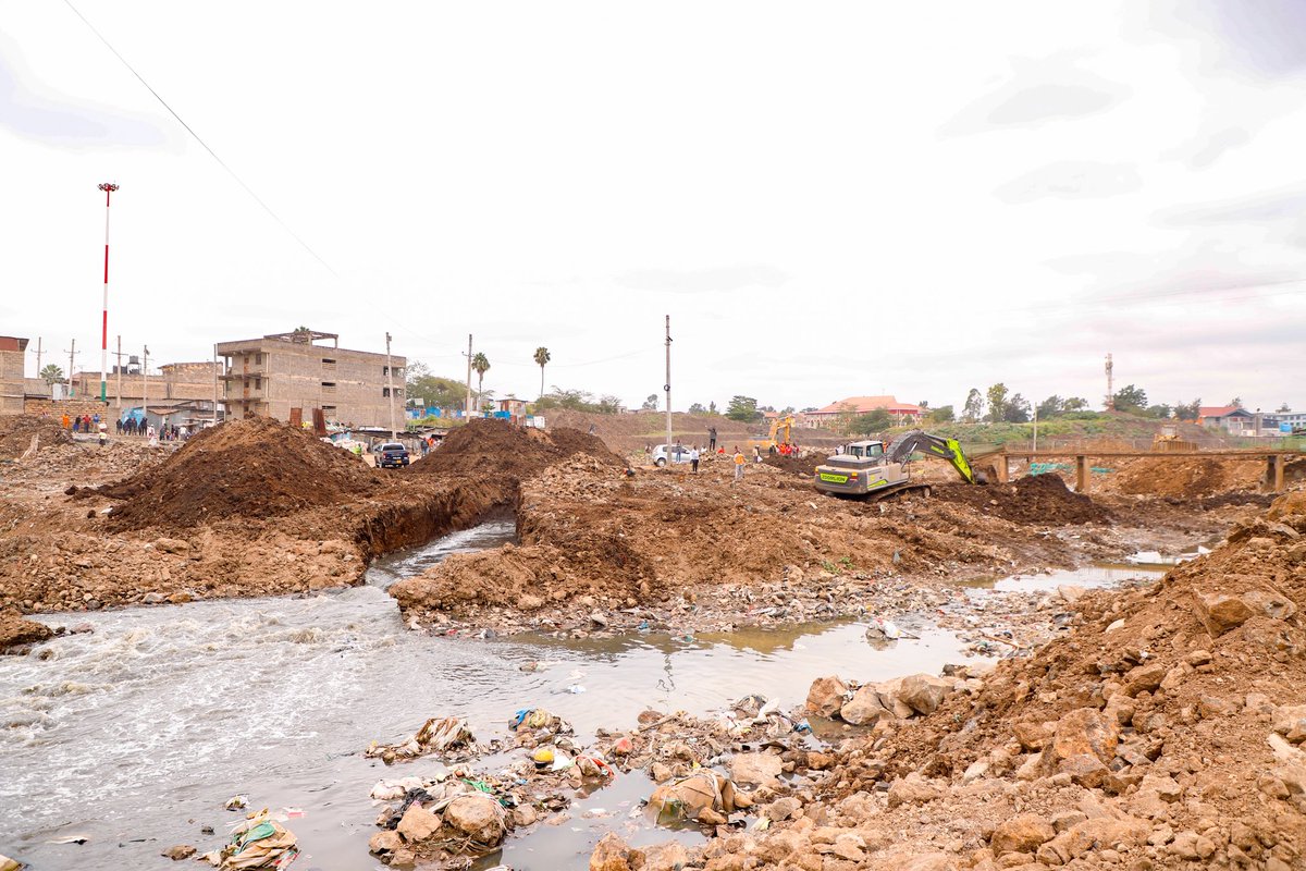 AlexKWachira's tweet photo. As part of our mandate as Principal Secretaries to monitor the implementation of ongoing Government development projects, we today conducted an inspection tour of key projects across Nairobi County to assess their progress and ensure their timely delivery.

Led by @koske_felix , Chief of Staff and Head of the Public Service, our first stop was the City Cotton area, where we inspected the ongoing Trunk Sewer and River Training Project.

We witnessed the extensive works currently underway, which are set to significantly improve sanitation, enhance drainage systems, and strengthen environmental resilience for residents.