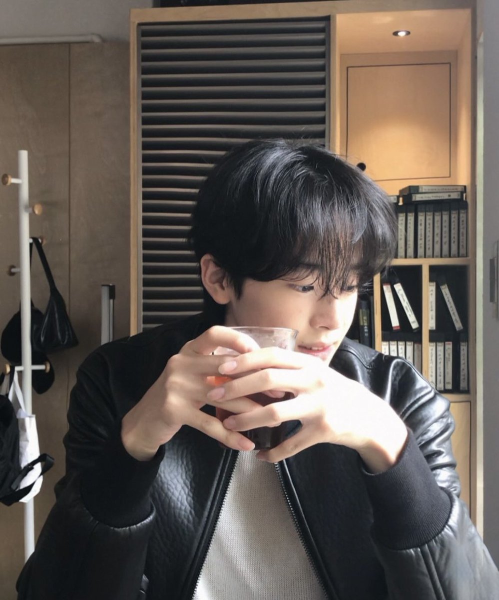 Gogumeeeeeee's tweet photo. 아이덴티티 양경호 과사
#idntt #아이덴티티 #양경호 #yanggyungho https://t.co/f4f2csH9Kq