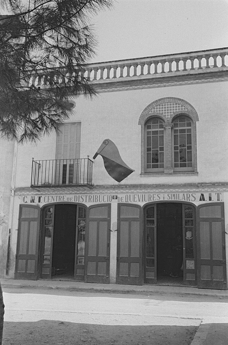 prolovener's tweet photo. Scènes de vie dans une collectivité paysanne de la CNT pendant la révolution espagnole. https://t.co/Ot58g2wr9f