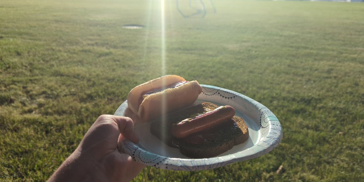 VinCactus's tweet photo. Early day weiners at the park https://t.co/tGVCb9awcS