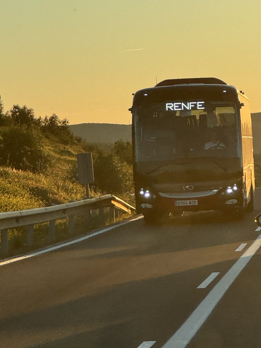 arbutus50's tweet photo. @HoraJaen Y así seguimos con el tramo Jaén-Córdoba desde febrero @oscar_puente_ https://t.co/4Ux0v2EUuT