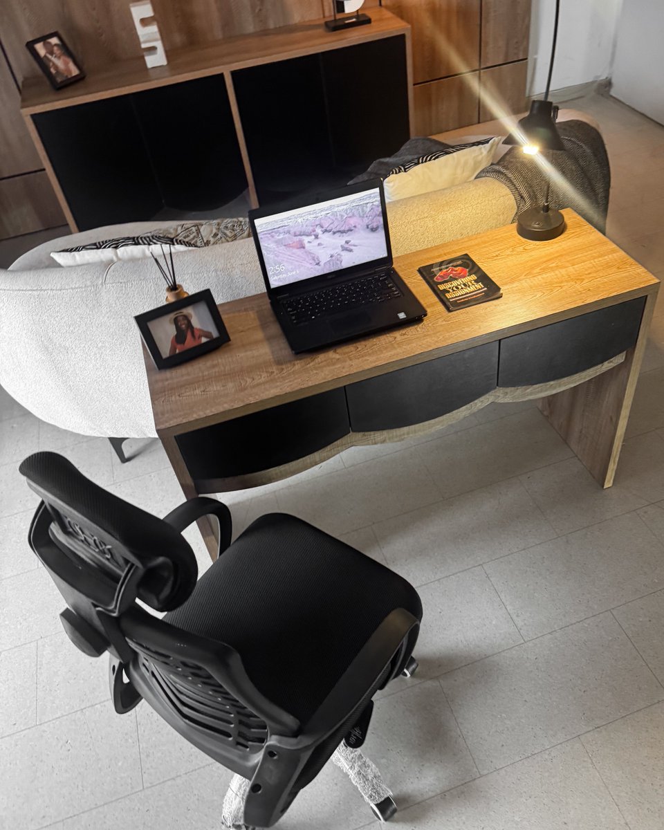 ideus_ng's tweet photo. An atmosphere that reminds you why you started in the first place.
Every detail here serves that purpose

But to support a life well lived.

The EXCITO Console Collection

EXCITO CONSOLE — NGN250,000
EXCITO ARC SOFA NGN600,000
EXCITO SIDEBOARD - NGN480,000

0909 0000 712 https://t.co/iuGAMb1bzz