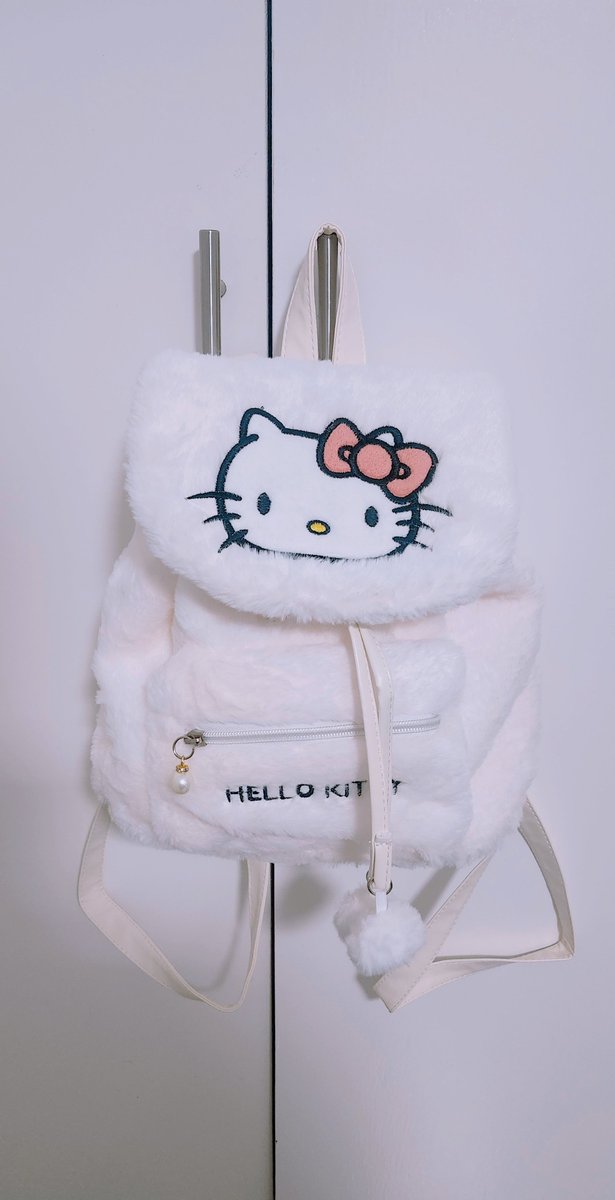 Miichel701's tweet photo. #backpack #backpacks #hellokitty #sanrio #plush #stuffed #stuffedbackpack #stuffedbag #bag #bags #style #kidcore #kidave #furry #furtybag #furrybackpack #furtybags #imjustagirl #collectibles #handbag #crossbody #kawaii #stylebag https://t.co/qiHAzqXmzC