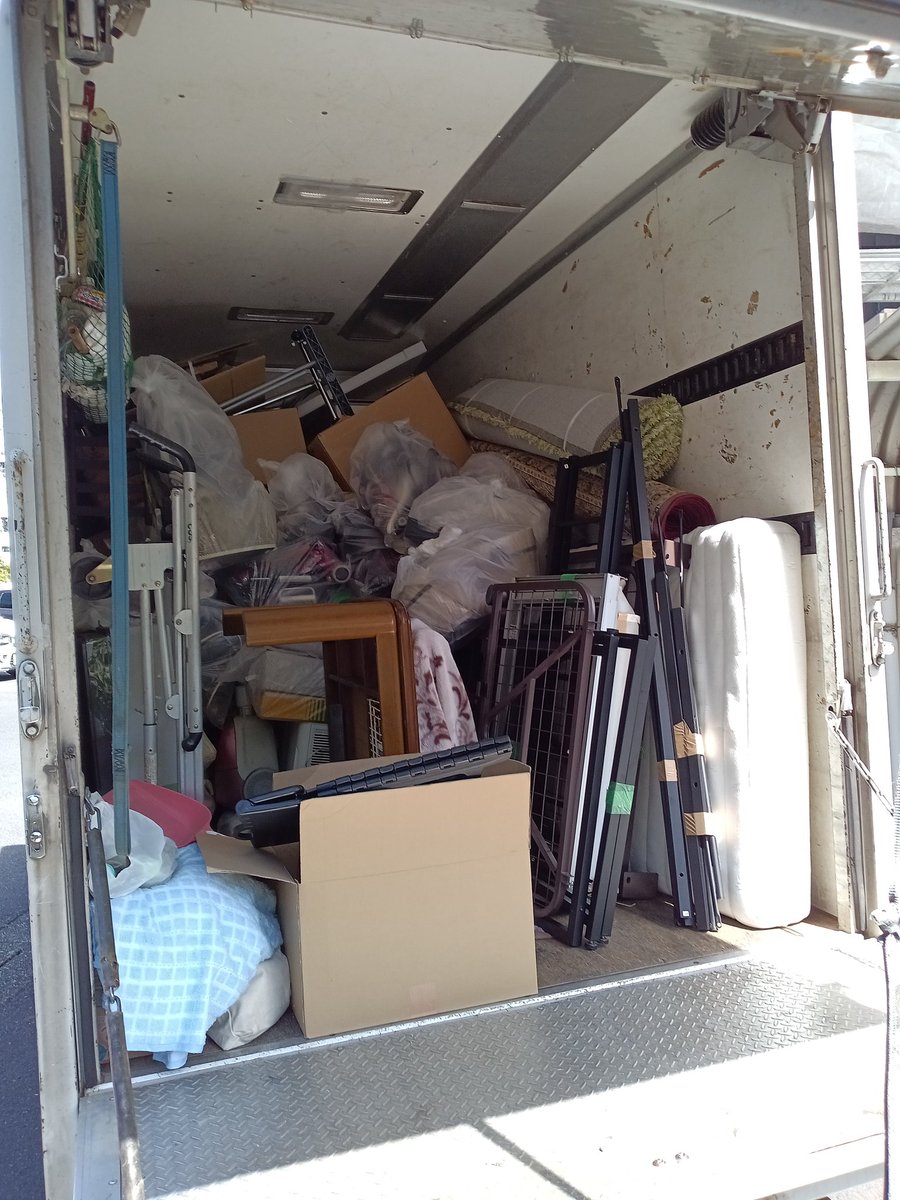 ecoclear968's tweet photo. 6月も多くのお客様よりご依頼を頂き、誠にありがとうございました。
今回は、藤沢市にて、ご実家の片付けにお伺いいたしました。
ありがとうございました。
遺品整理、生前整理、施設入居やリフォームに伴う不用品、空家片付けはお気軽にご相談下さい。
ご家族様の想いに寄り添い、お伺いいたします。 https://t.co/HfCFj4wC4E