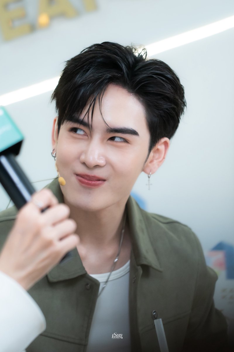ismysunflowerrr's tweet photo. Su Su NaKub 🤏🏻🤍✨

#Santapp https://t.co/sEXqPDDFkU