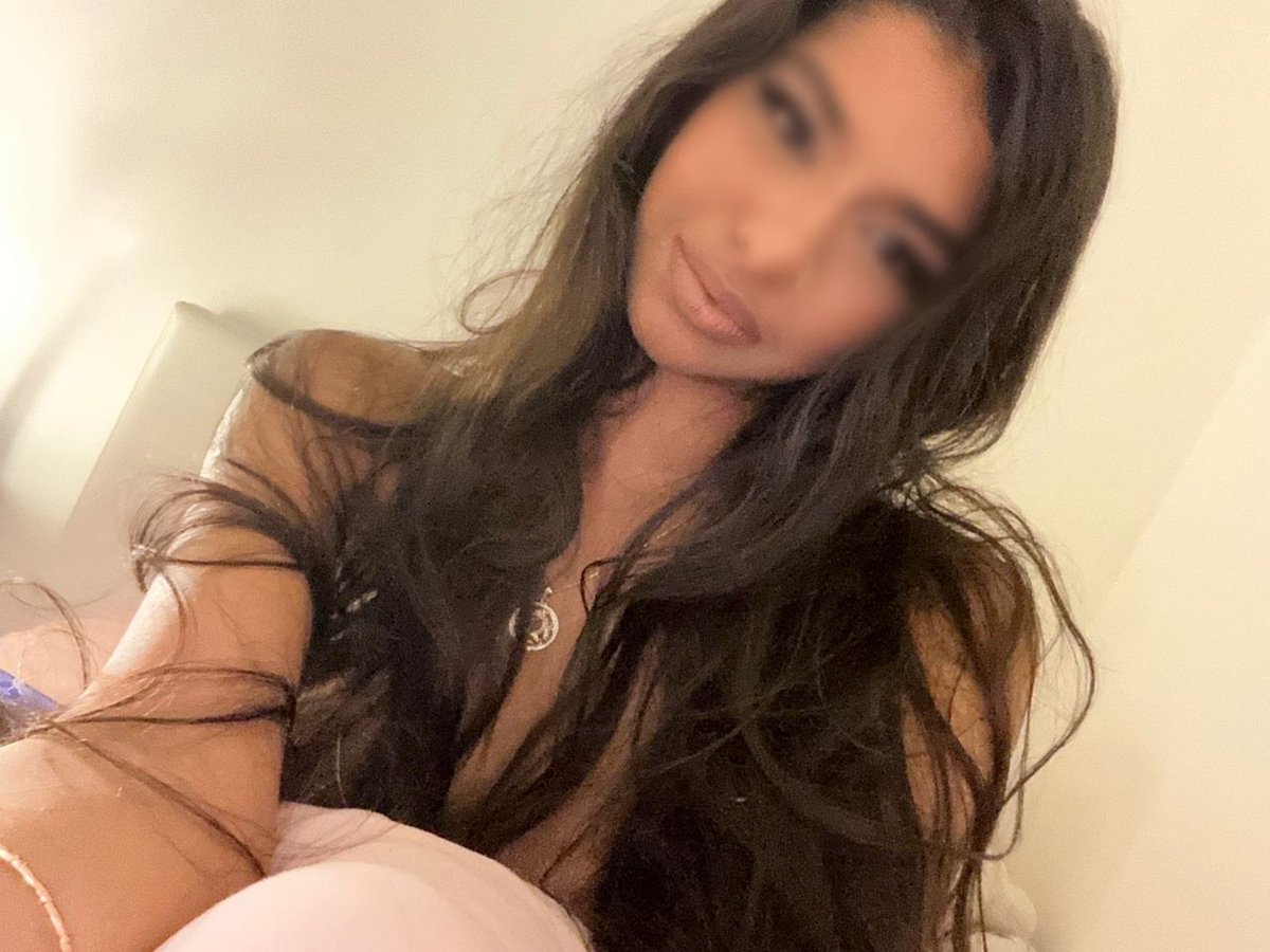 gobroke4jas's tweet photo. I know you want to give me all you have 💸💸 https://t.co/o474L8JHft