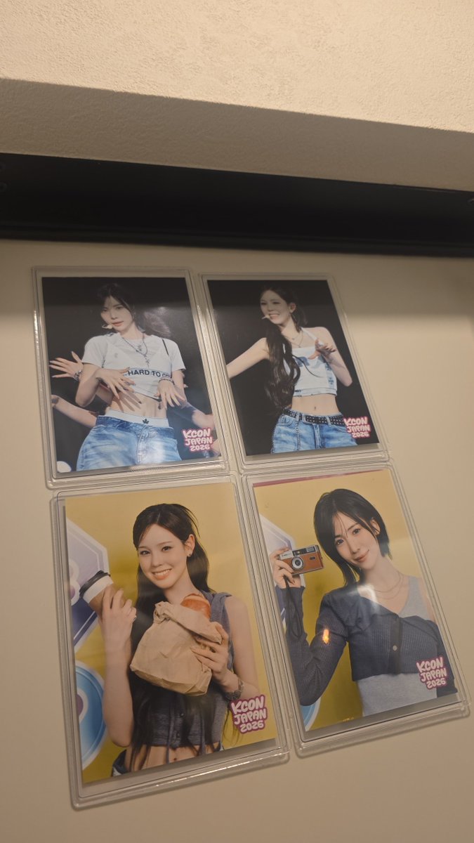 25makochan's tweet photo. 玄関の扉にペタッと🤎💜
かわいすぎる！！！！！
#NiziU #WithU #KCON #KCONJAPAN2026 #KCON_JAPAN 
#MAKO #MAYA https://t.co/0WXbrwW2p8
