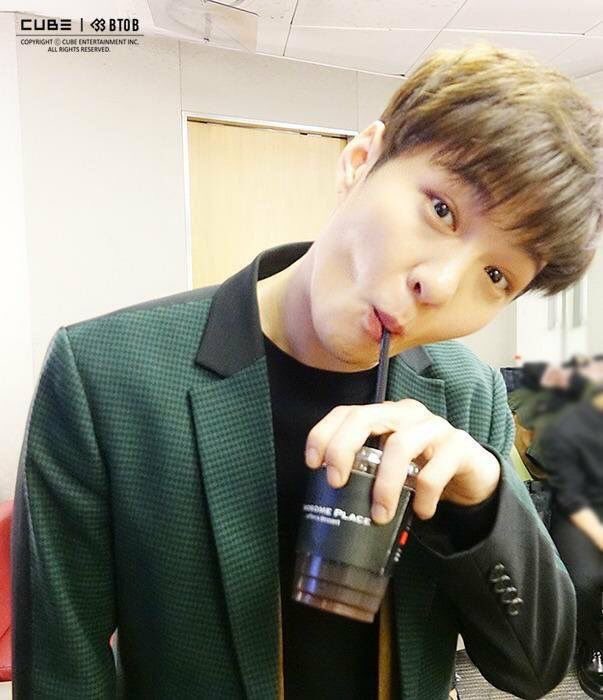 30sno2's tweet photo. 토이스토리 4 보러갈래?
                                      토이스토리 5 보러갈래? https://t.co/TrWLMe00J5